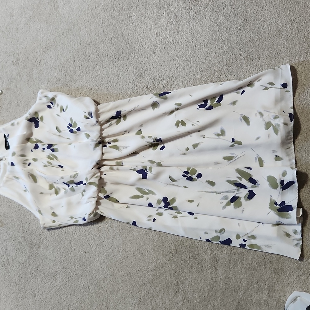 Nine West Sleeveless Ivory Floral Dress - Size 6
